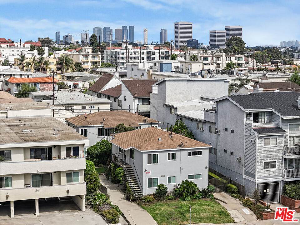 1246 Saltair Ave - Photo 1