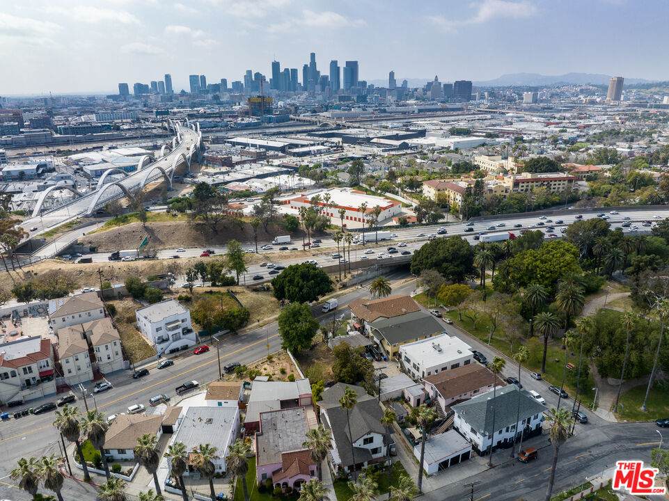 716 Boyle Ave - Photo 1