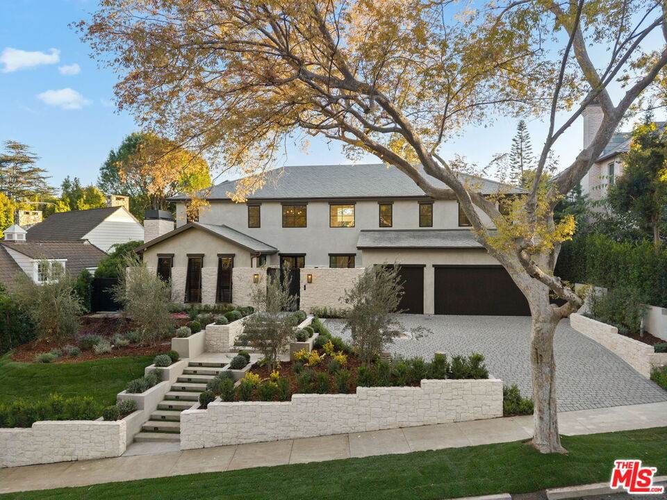 10444 Charing Cross Rd - Photo 1