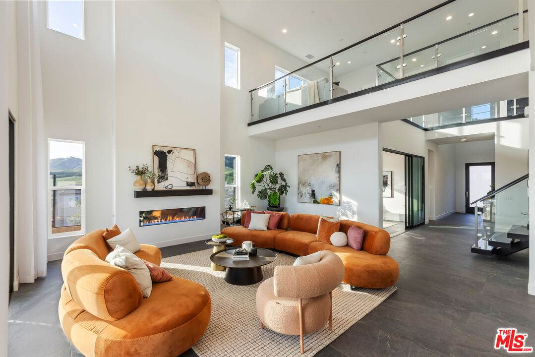 20668 Hummingbird Ct - Photo 1