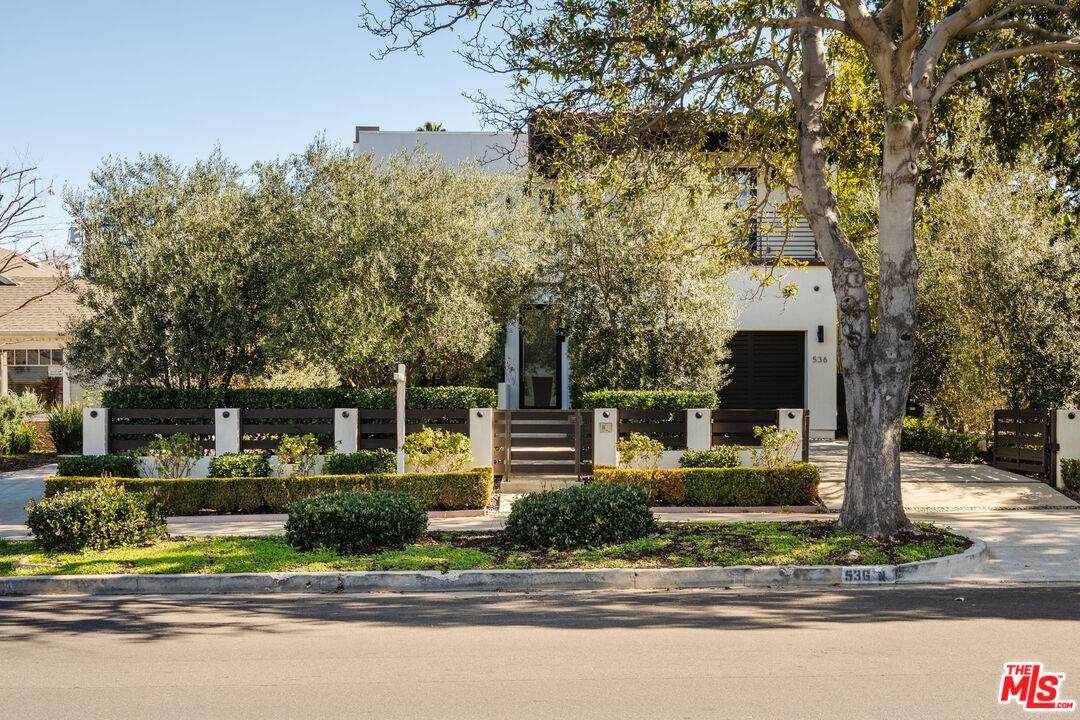 536 Arden Blvd - Photo 1
