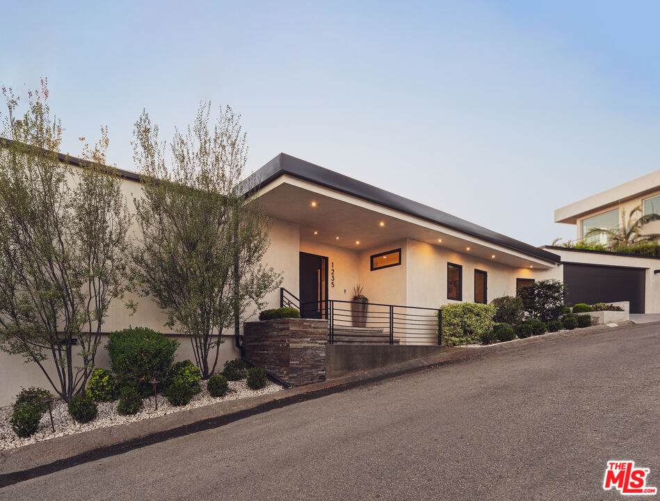 1235 Kenter Ave - Photo 1