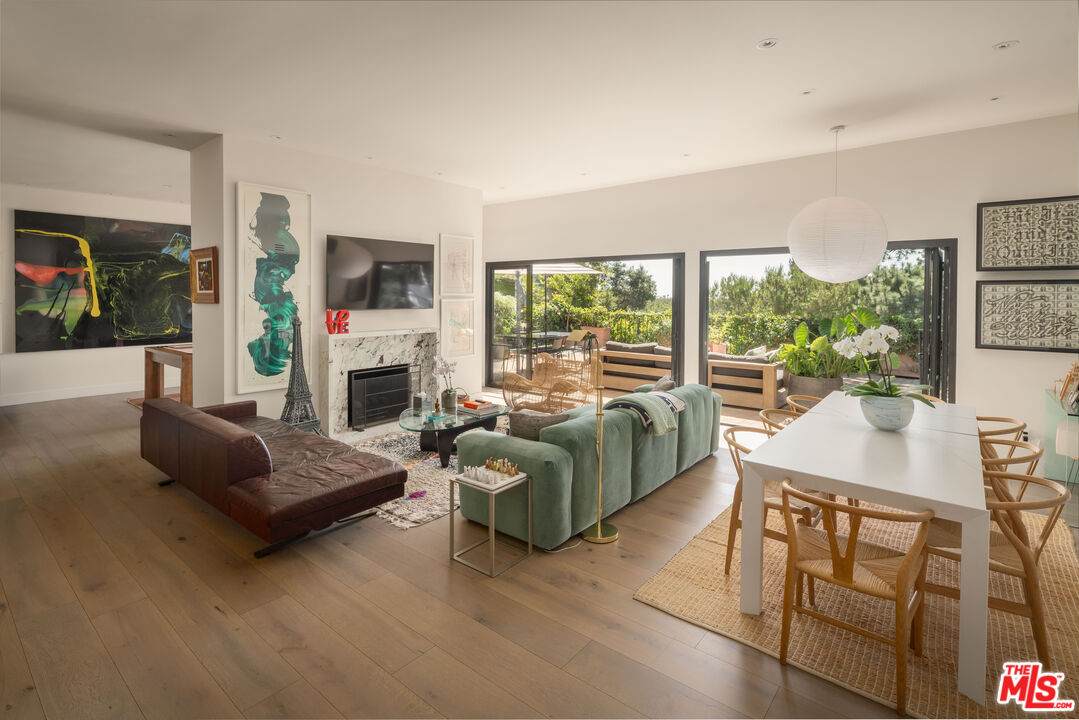 391 Saltair Ave - Photo 1