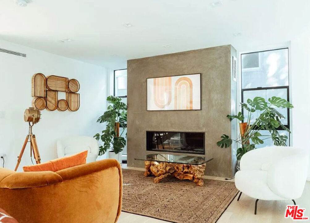 115 Park Pl - Photo 1