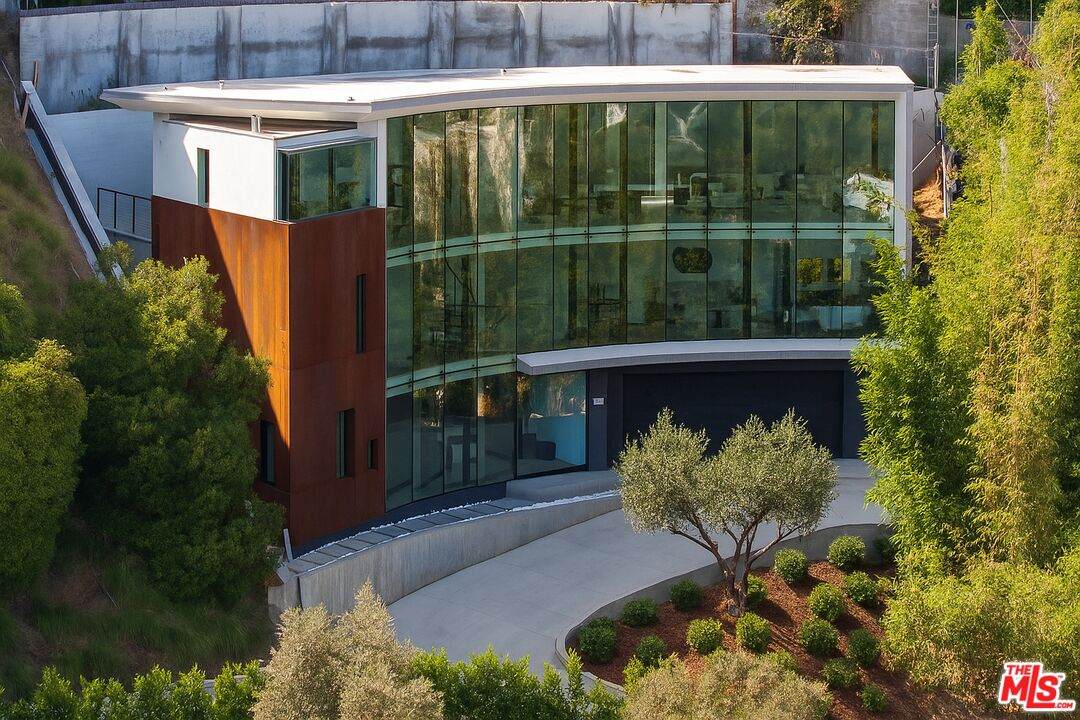 9277 Thrush Way - Photo 1