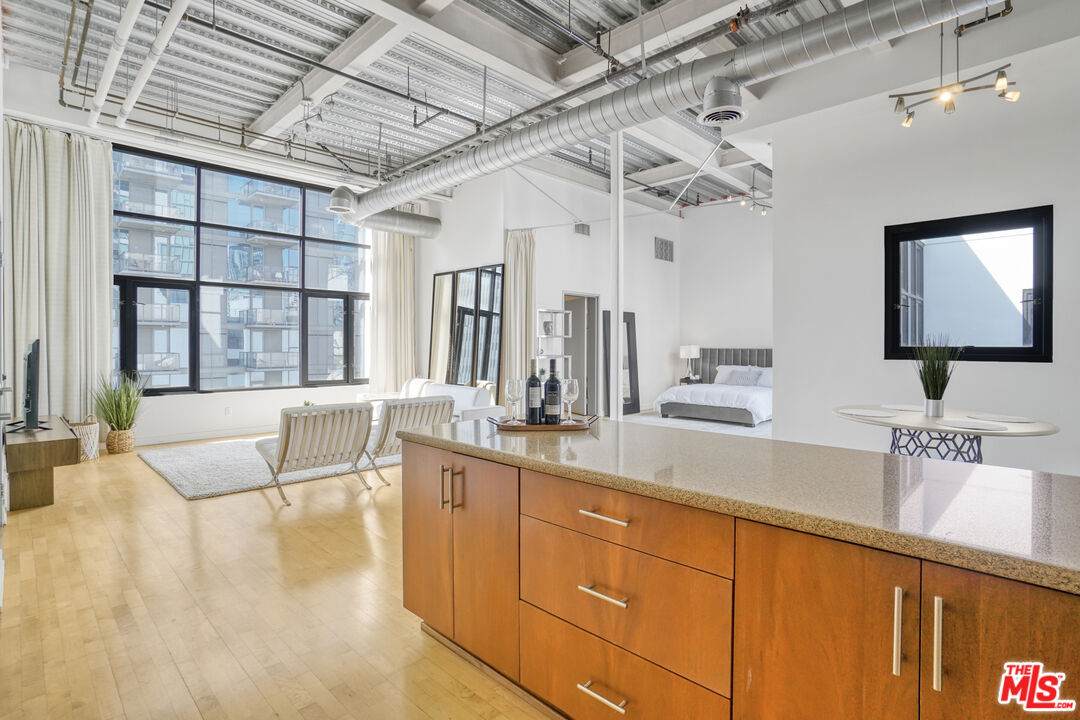 330 11th St - Photo 1