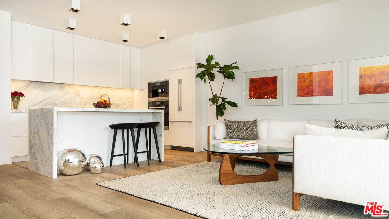 999 Doheny Dr - Photo 1