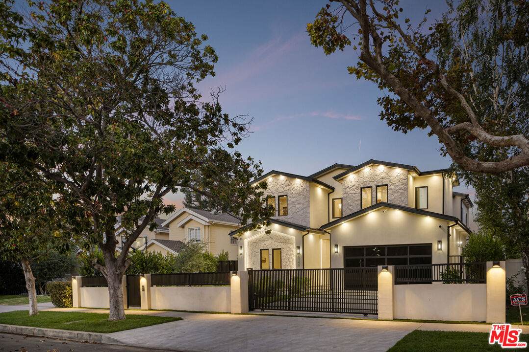 4140 Sunnyslope Ave - Photo 1