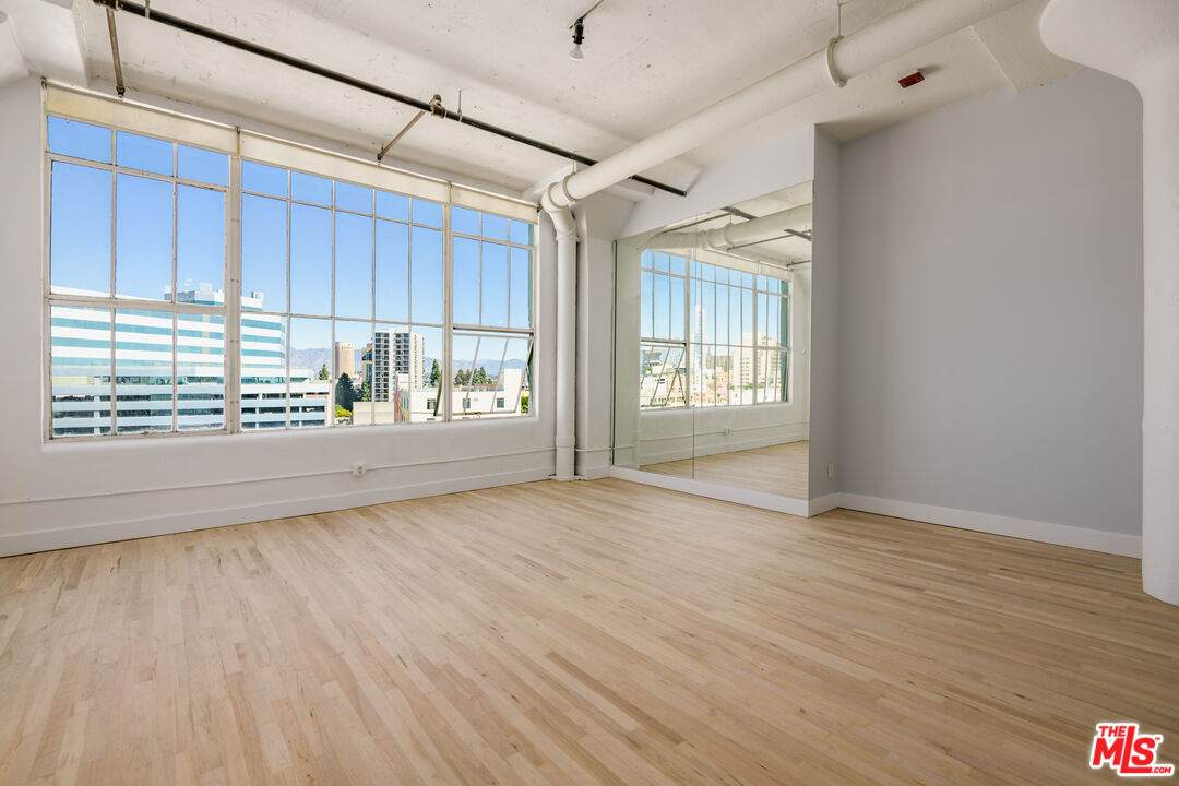 420 San Pedro St - Photo 1