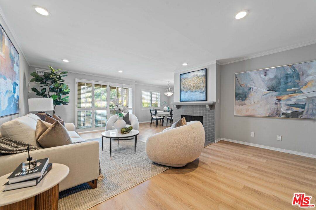 2320 Bentley Ave - Photo 1