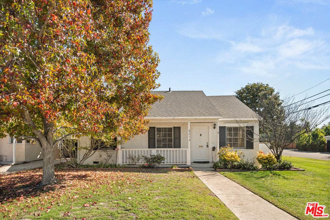 8214 Creighton Ave - Photo 1