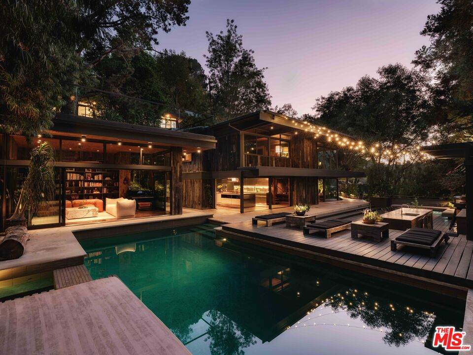 2563 Nichols Canyon Rd - Photo 1