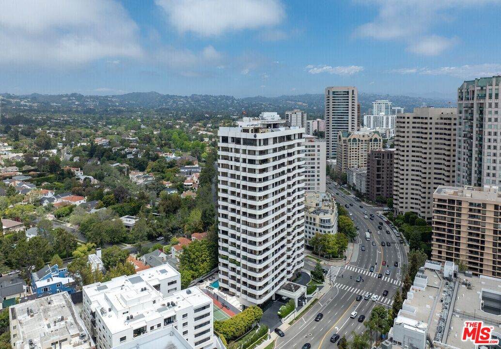 10601 Wilshire Blvd - Photo 1
