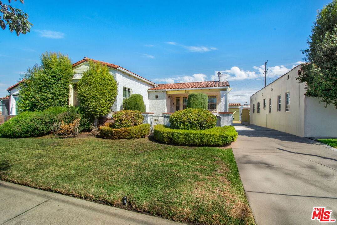 8106 Normandie Ave - Photo 1
