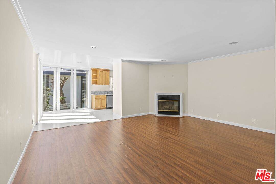 1233 Barry Ave - Photo 1