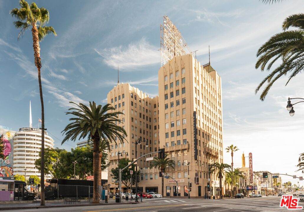6253 Hollywood Blvd - Photo 1