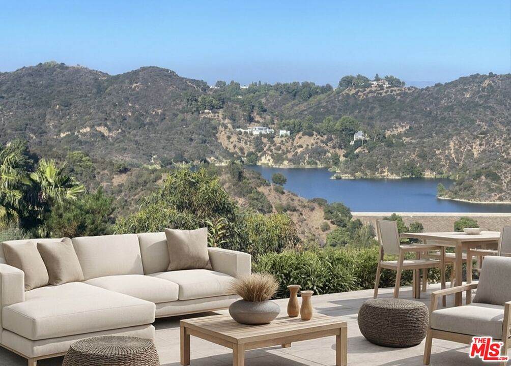 1743 Stone Canyon Rd - Photo 1