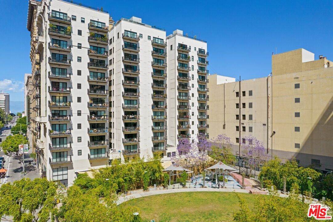 416 Spring St - Photo 1