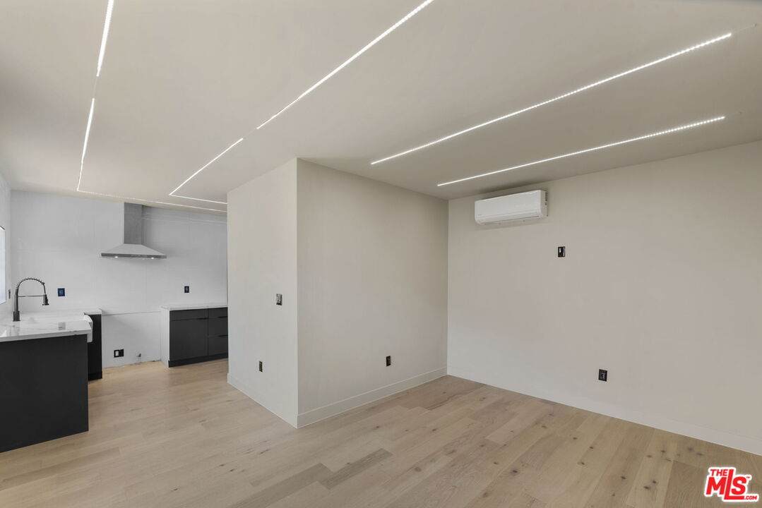 921 Benton Way - Photo 1