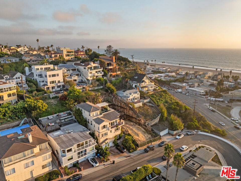 210 Montreal St - Photo 1