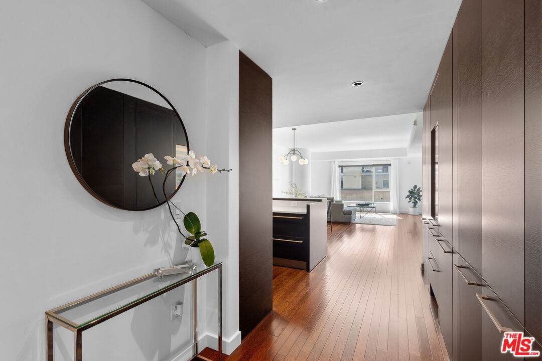 6250 Hollywood Blvd - Photo 1