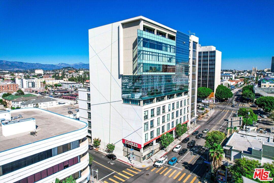 3223 6th St - Photo 1