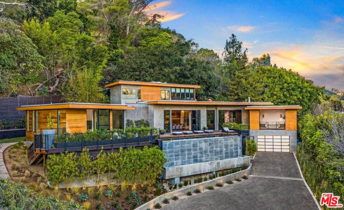 727 Beverly Glen Blvd - Photo 1