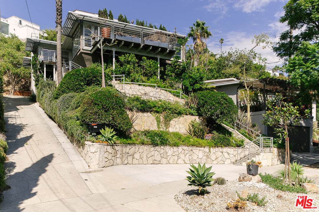 4217 Cromwell Ave - Photo 1