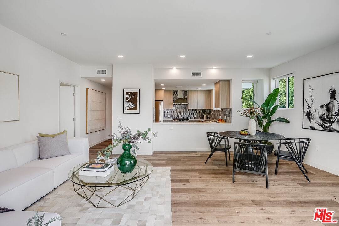 1101 Bedford St - Photo 1