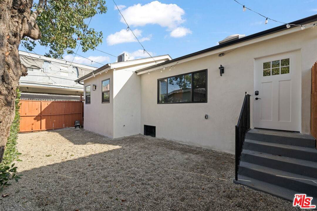609 Sunset - Photo 1