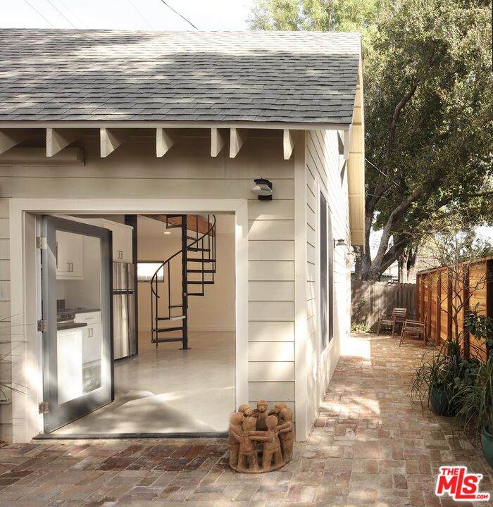 904-1/2 Monterey Rd - Photo 1