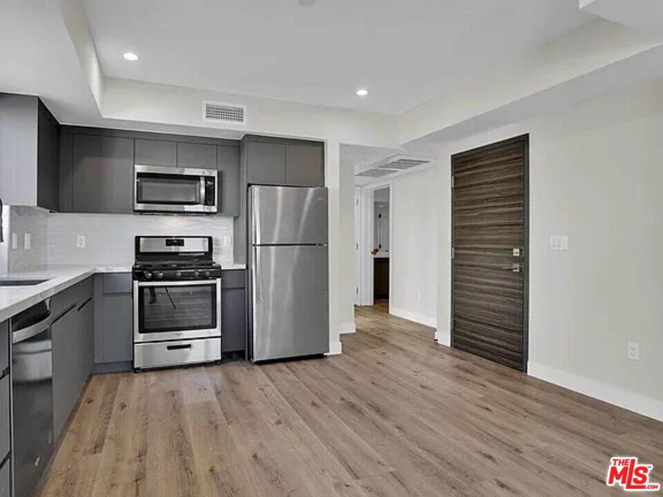 846 Mariposa Ave - Photo 1