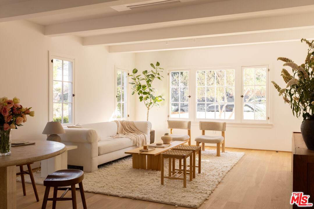 1443 Allison Ave - Photo 1