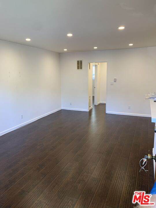 7924 Clinton St - Photo 1