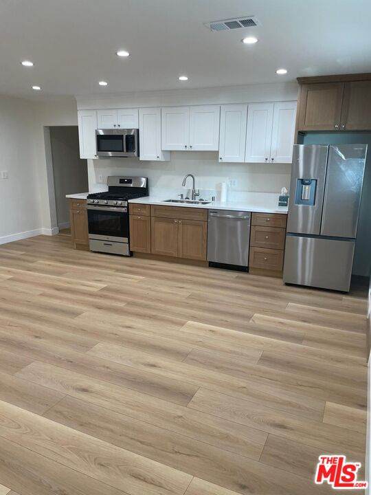 8010 Longridge Ave - Photo 1