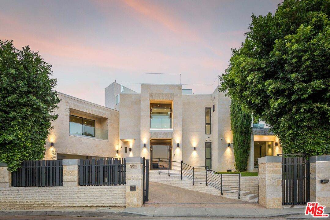 3911 Cody Rd - Photo 1