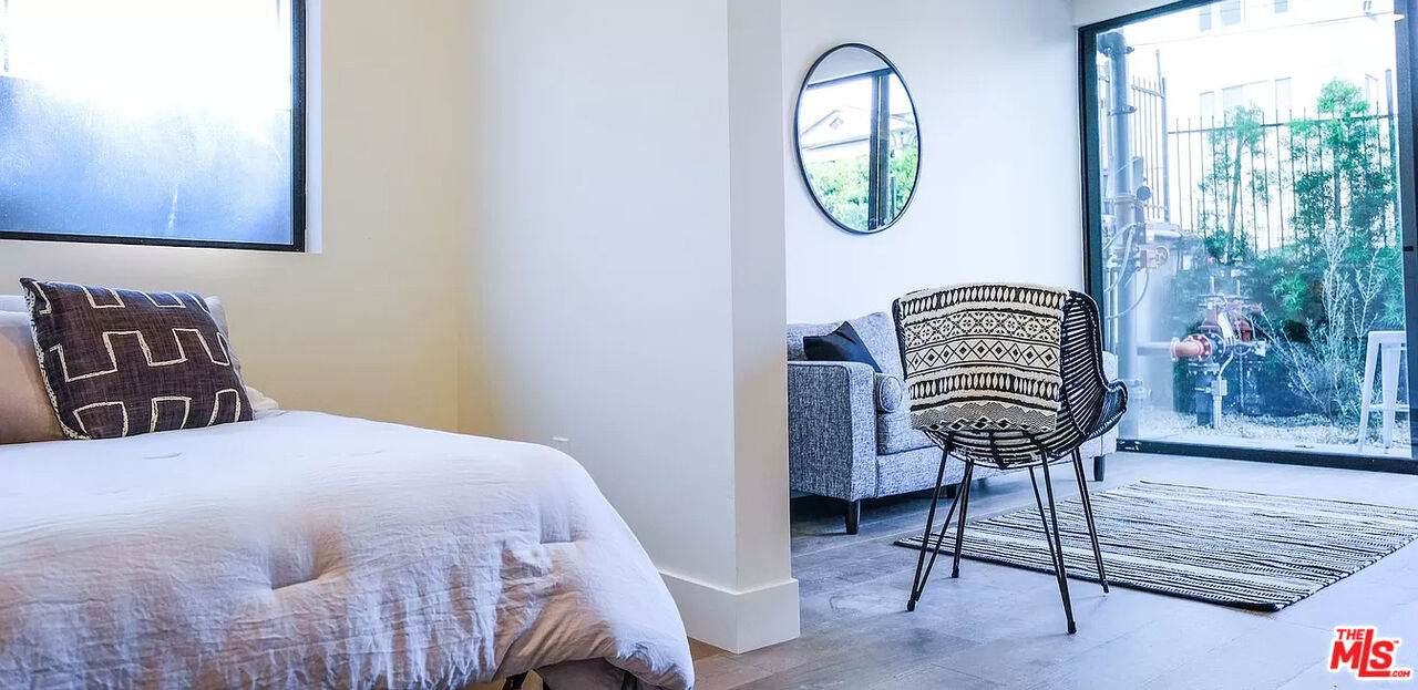 321 Bixel St - Photo 1