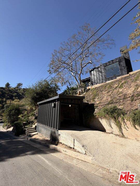 4517 Cleland Ave - Photo 1