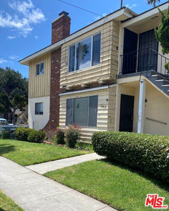 1049 Larch St - Photo 1