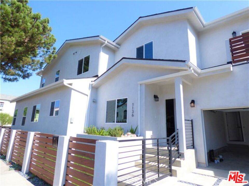 1136 Queen Anne Pl - Photo 1