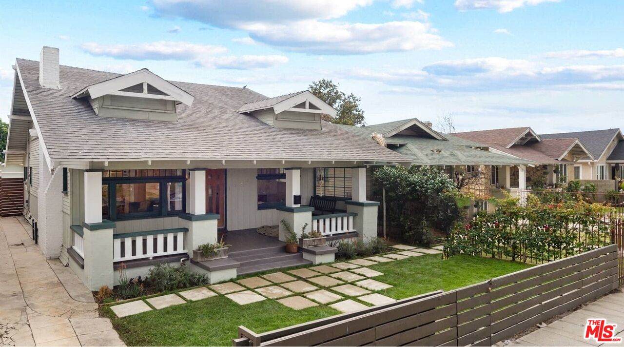 1728 39th St - Photo 1