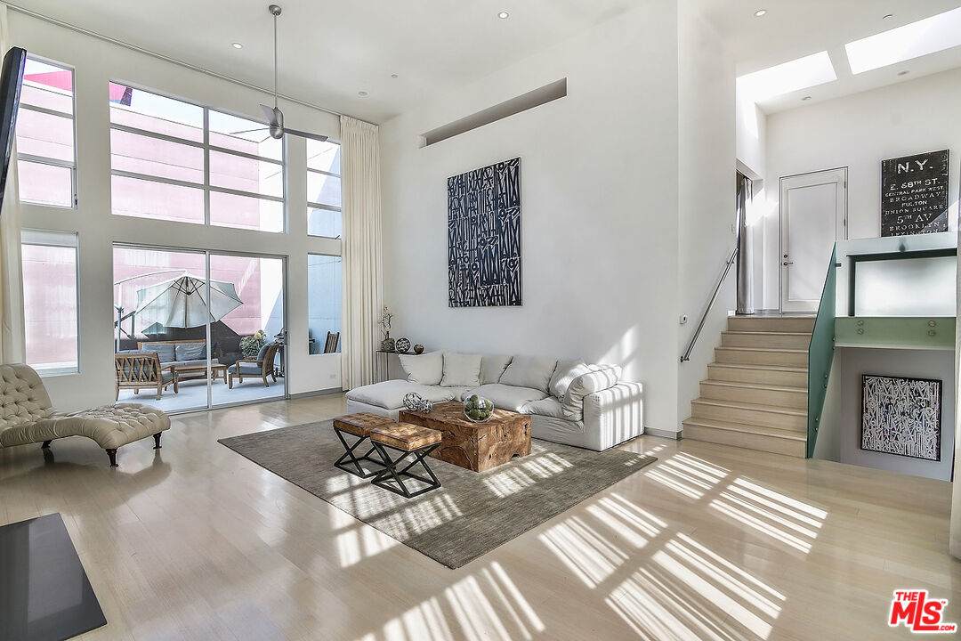 711 Westbourne Dr - Photo 1