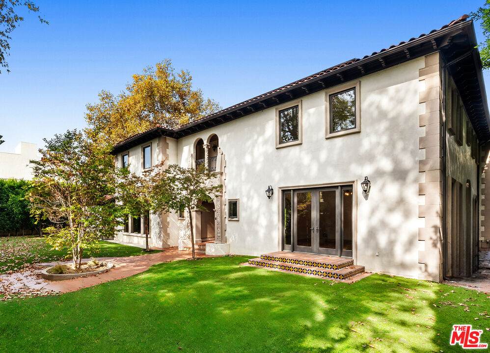 11159 La Maida St - Photo 1