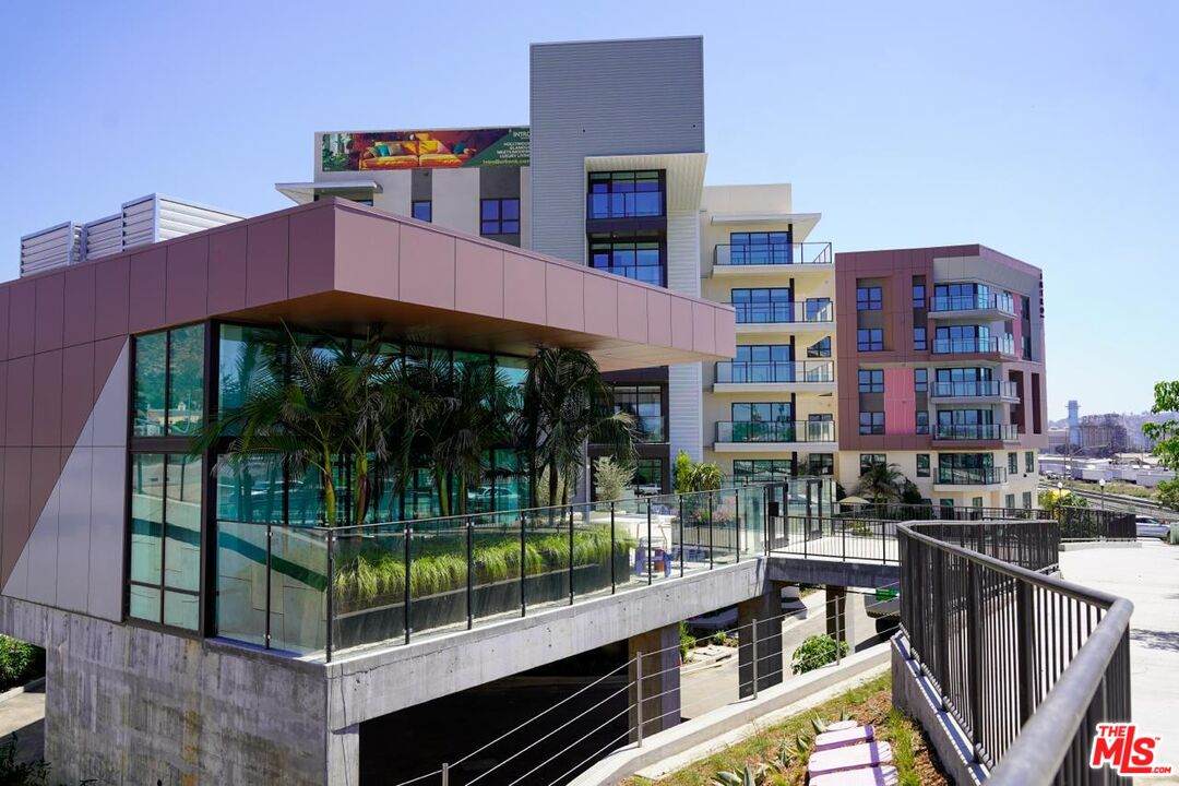 800 Front St - Photo 1