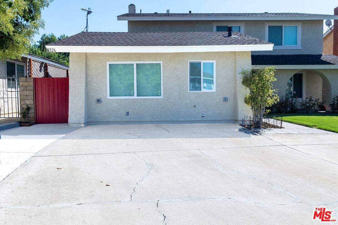 8326 Beckford Ave - Photo 1