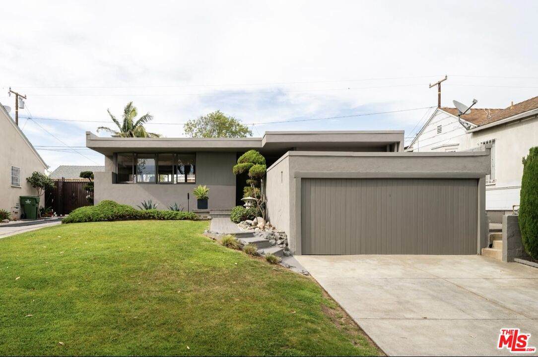 423 Ellis Ave - Photo 1