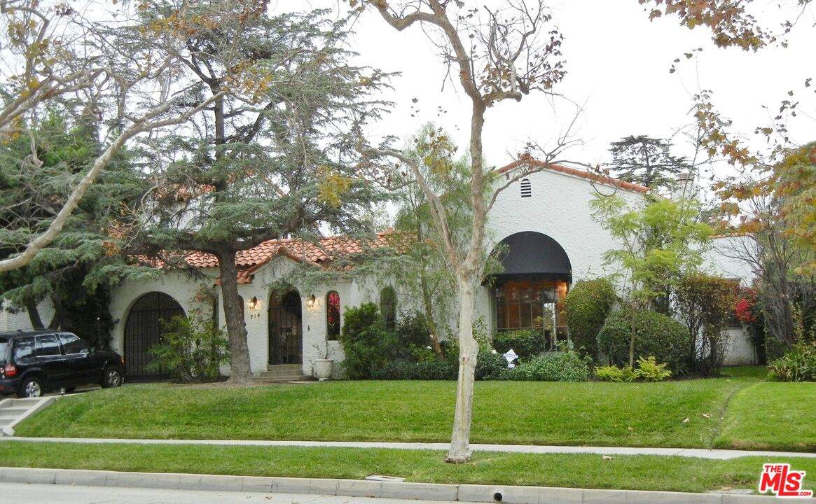 914 Burnside Ave - Photo 1