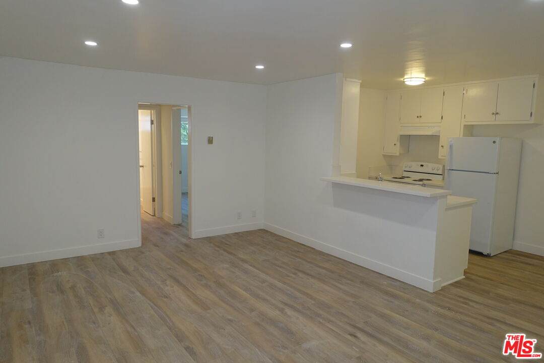 1301 Mansfield Ave - Photo 1