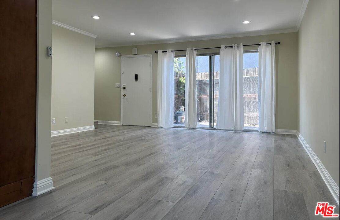 567 Wilton Pl - Photo 1