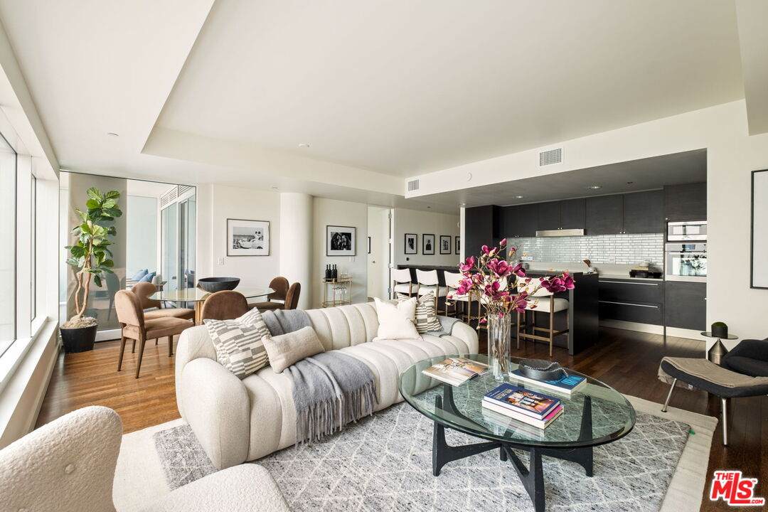 6250 Hollywood Blvd - Photo 1